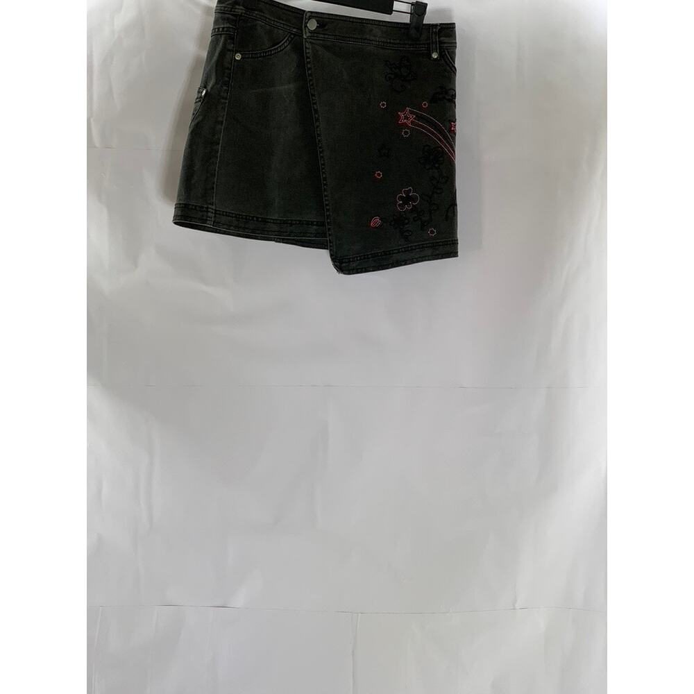 H&M Women's Black Denim Embroidered Star-Flower Mini Wrap Skirt SZ 6